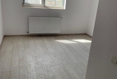 Apartament cu 2 camere decomandat în Berceni