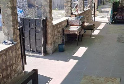 Casă cu 3 camere cu Teren 1500 Mp în Gurasada - 5