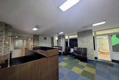 Spațiu comercial, de 76 mp, în Central - 9