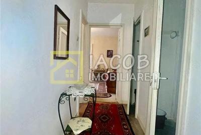 Apartament in zona centrala, str. George Apostu - 9 Mai - 12