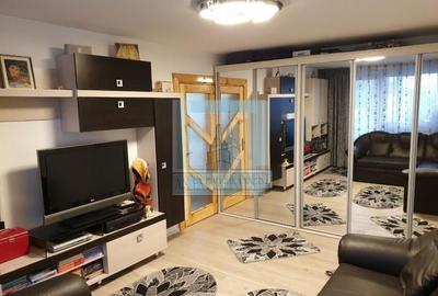 Apartament cu 4 camere decomandat, mobilat în Tractorul - 19