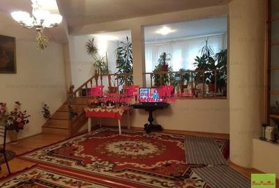 Casă individuală cu 6 camere cu Canalizare în Dorobanți - 1