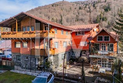 Corp de casa in inima statiunii Sinaia, pe bld. Republicii. - 5