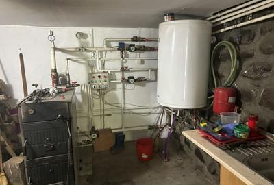 Casă cu 5 camere cu Teren 5000 Mp în Central