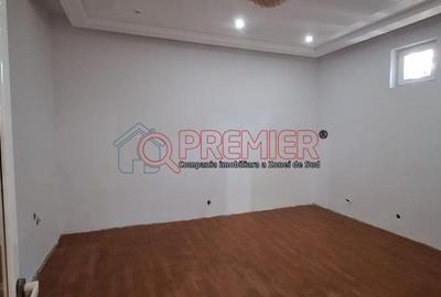 Apartament cu 4 camere în Calea Călărașilor - 13