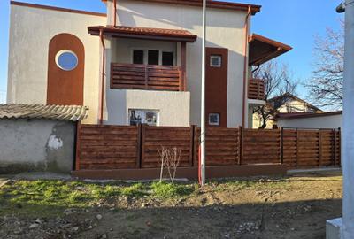 Casă cu 4 camere în Central - 2