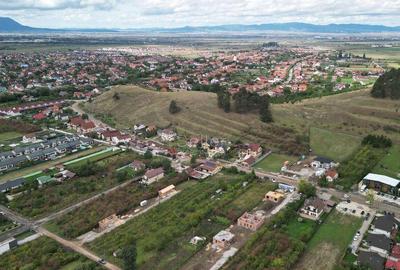 Teren de 1350 mp, în Sânpetru
