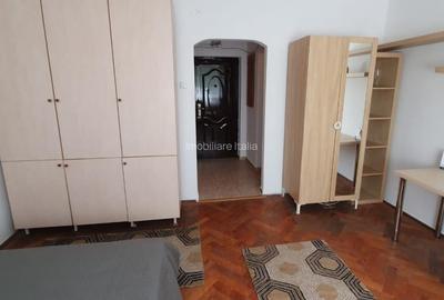 Garsoniera situata pe B-dul Iancu de Hunedoara la etajul 3, bloc izolat - 4