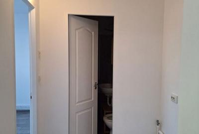 Apartament cu 2 camere decomandat în Micro 16 - 12