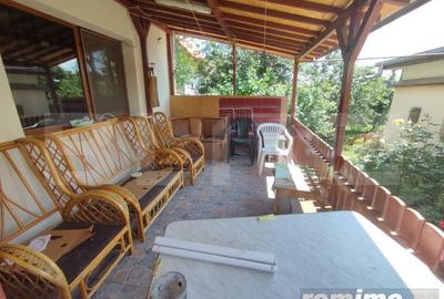 Casă cu 8 camere cu Teren 992 Mp în Cătămărești - 2