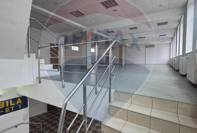 Spațiu comercial, de 450 mp, în Central - 3