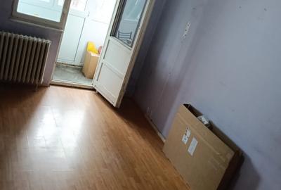 Apartament cu 4 camere semidecomandat, mobilat în 1 Decembrie 1918 - 2