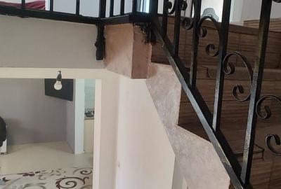 Casă cu 4 camere cu Canalizare în Exterior Vest - 1