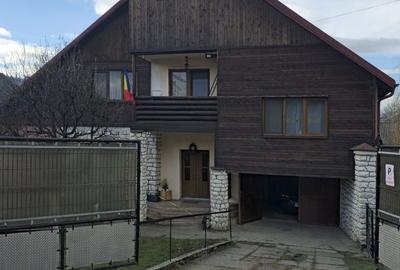 Casă cu 5 camere cu Teren 768 Mp în Central - 1