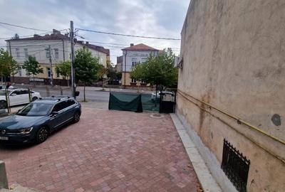 Spațiu comercial, de 200 mp, în Central - 1