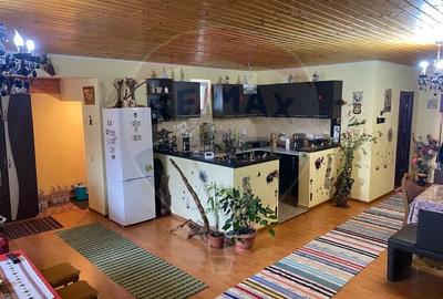 Apartament in Vila, 3 Camere, Codlea - Zona Linistita, Acces la Curte" - 2