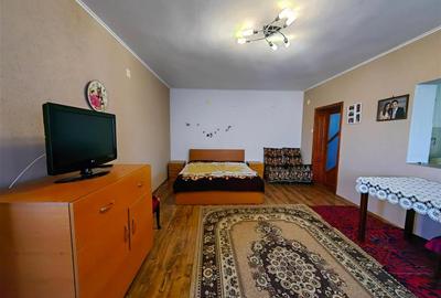 Duplex cu 12 camere cu Canalizare în Vest - 6