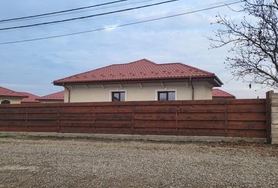 Casa noua in Catamarasti Deal

-zona linistita de case - 2