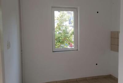 Vand garsoniera in zona 7 Noi. - 2