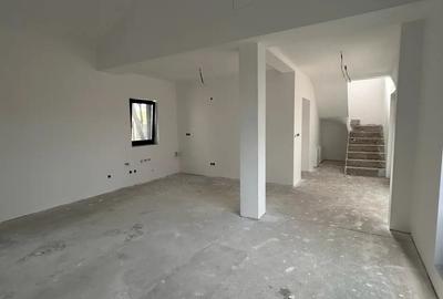 Casă cu 4 camere în Central - 1