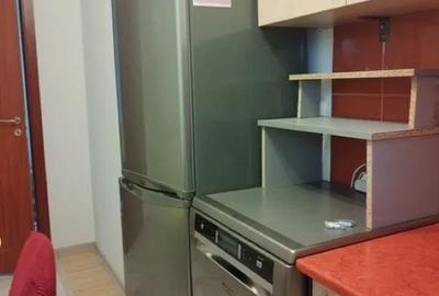 INCHIRIEZ APARTAMENT 2 CAMERE,ETAJ 4 STRAND - 5