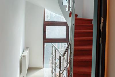 Casă cu 9 camere cu Canalizare în P-ța Romană - 5