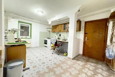 Spațiu comercial, de 52 mp, în Girocului - 5