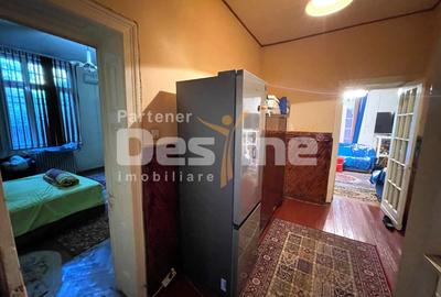 Casă individuală cu 7 camere cu Canalizare în Central - 12