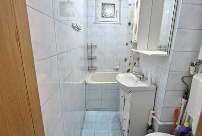 Apartament cu 2 camere semidecomandat în Micro 19
