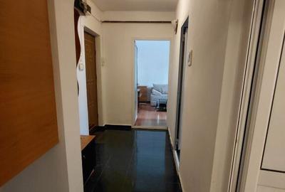 Apartament cu 2 camere decomandat în Micro 20 - 12