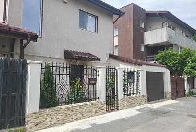 Casă cu 3 camere cu Canalizare în Central - 2