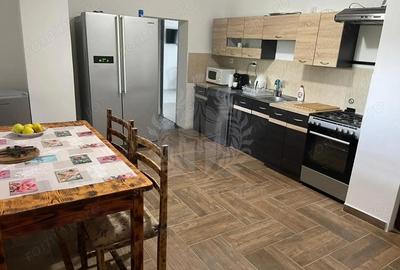 Casă cu 13 camere cu Teren 2400 Mp în Brebu - 10