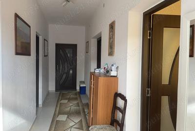 Vand casa caramida Peciu Nou - 2