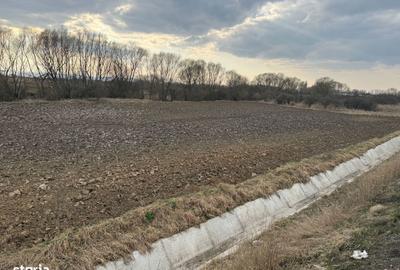 Teren de 3618 mp, în Central - 3