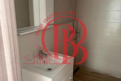 Garsonieră decomandată în Titan