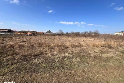 Teren de 872 mp, în Stupini