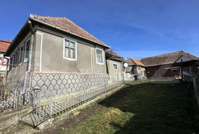 Casă individuală cu 3 camere cu Canalizare în Sud-Est