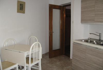 Apartament cu 3 camere semidecomandat în P-ța Dorobanți - 2