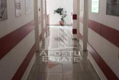 Spatii pentru birouri 500 mp Zona UTA - 5