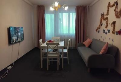 Apartament cu 2 camere semidecomandat, mobilat în Central