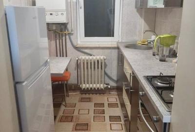 Apartament cu 2 camere, etajul 2/4, zona Dacia - 3