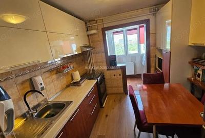 Apartament cu 3 camere decomandat, mobilat în Circumvalațiunii - 6