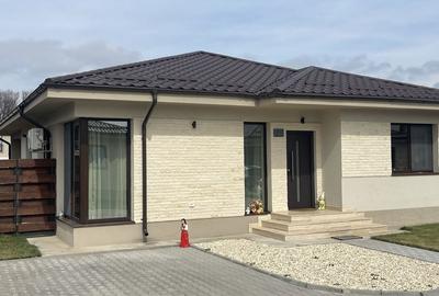Casă cu 4 camere cu Teren 500 Mp în Corbeanca