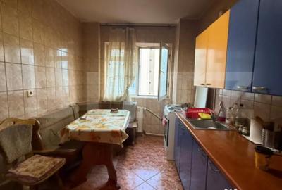 Apartament cu 3 camere decomandat, mobilat în Lacul Tei