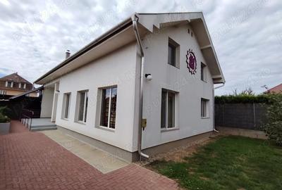 Casă cu 5 camere cu Teren 675 Mp în Central - 9