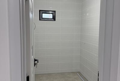 Casă cu 7 camere cu Teren 1370 Mp în Central