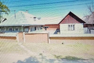 Casă cu Teren 5400 Mp în Central - 1