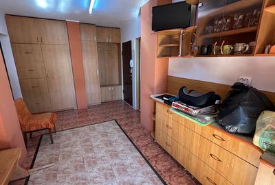 Apartament cu 3 camere decomandat în Central - 1