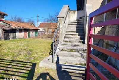 Casă cu 2 camere cu Teren 300 Mp în Petros - 2