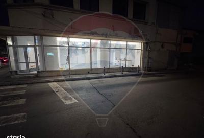 Spațiu comercial, de 300 mp, în Piața Centrală